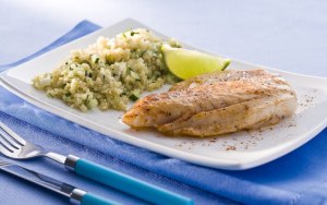 Filé de Peixe com Quinua, Limão e Sálvia